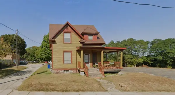 250 6th, Manistee, MI 49660