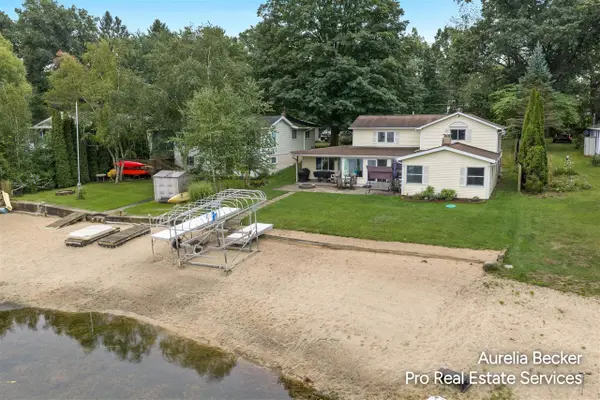 13555 Sunset Shores, Cedar Springs, MI 49319