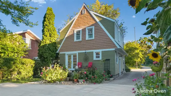 2205 W Main, Kalamazoo, MI 49006