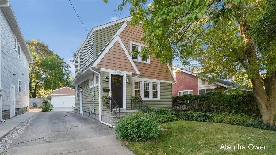 2205 W Main, Kalamazoo, MI 49006 - #2