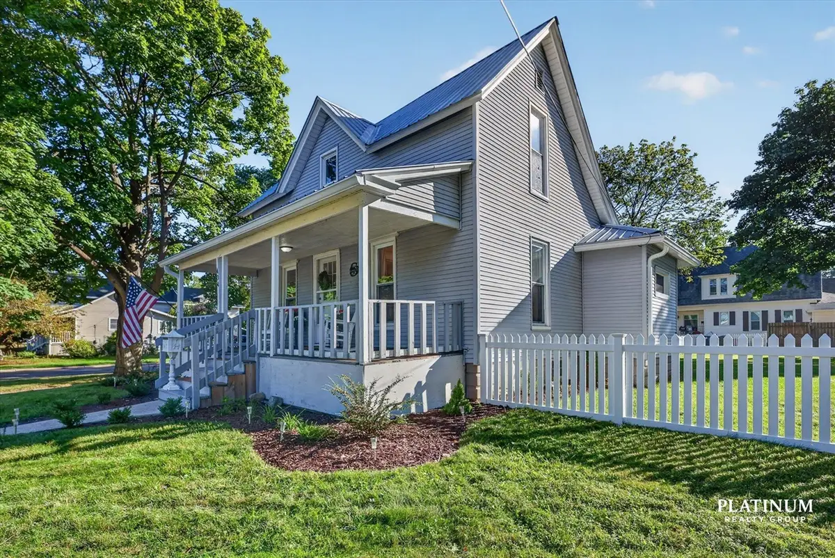 404 S Division, Fremont, MI 49412 - #1