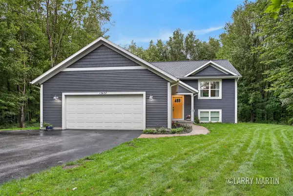 13437 Young Forest, West Olive, MI 49460