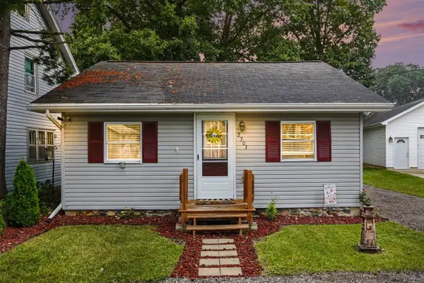 2303 Bartlett, Pleasant Lake, MI 49272