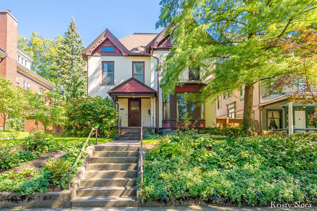 252 Madison, Grand Rapids, MI 49503 - #1