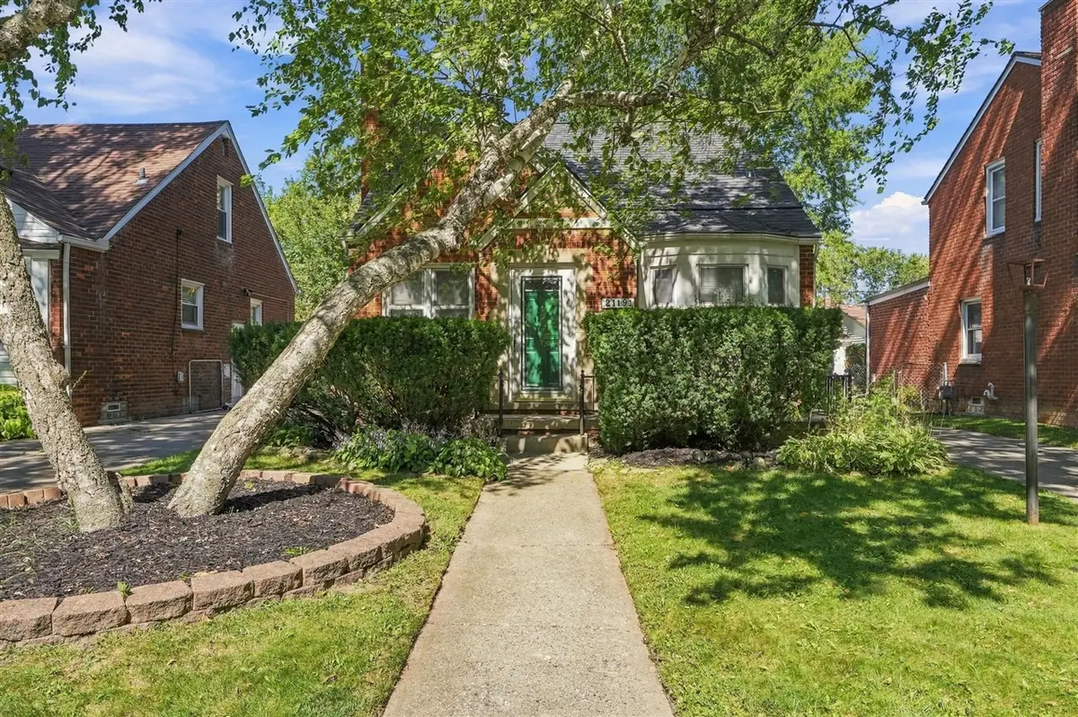 21191 Lochmoor, Harper Woods, MI 48225 - #1