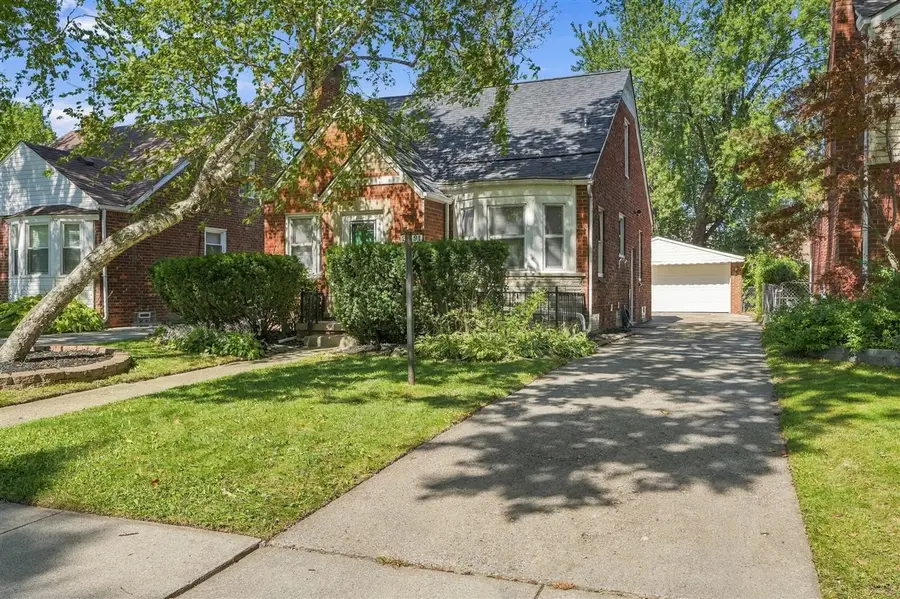 21191 Lochmoor, Harper Woods, MI 48225 - #3