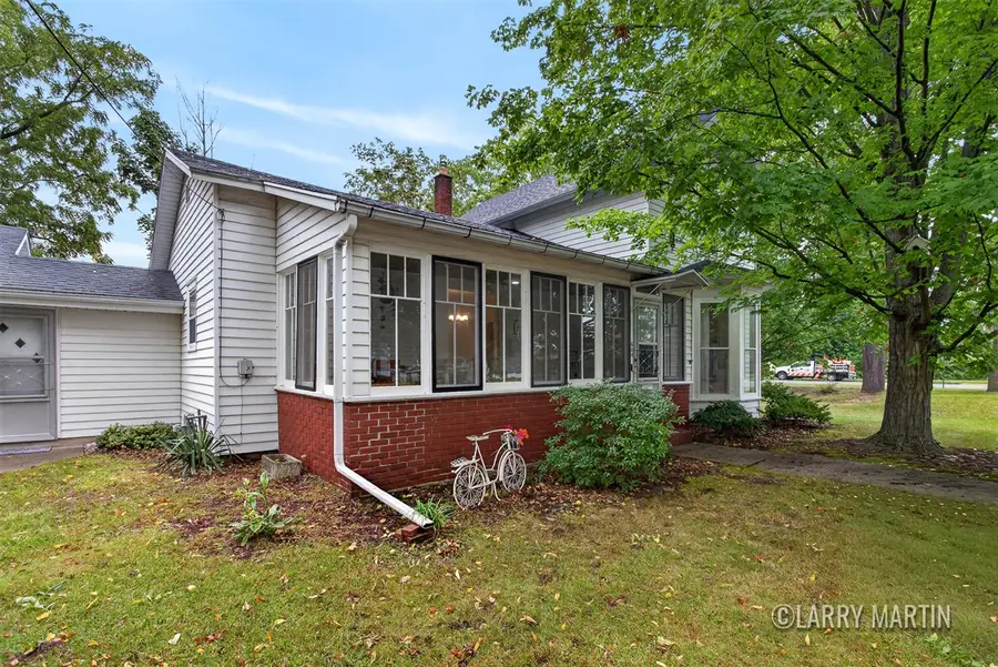 408 Kalamazoo, Otsego, MI 49078 - #2