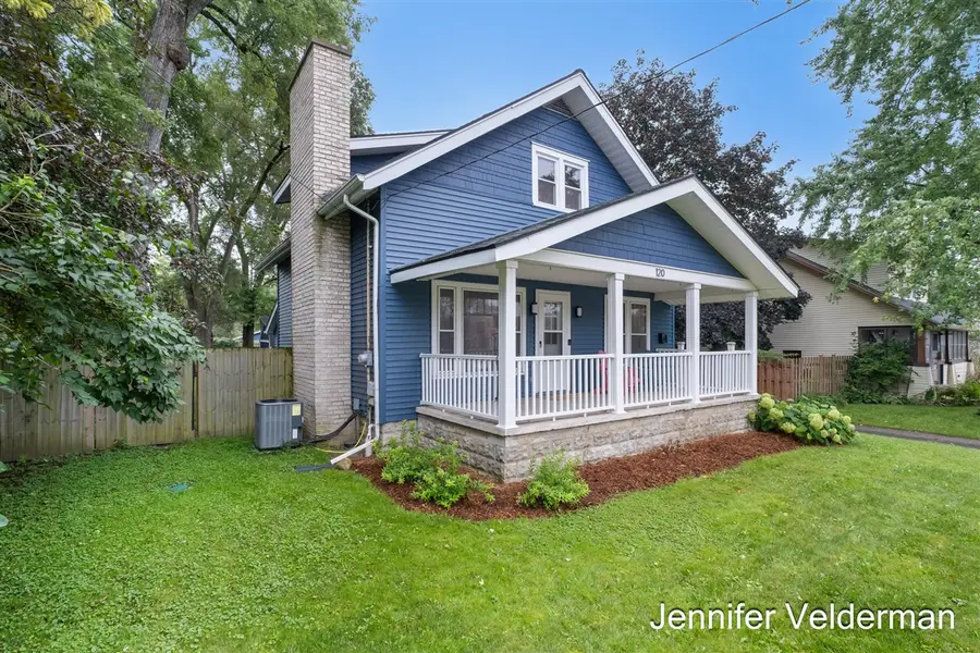 120 E Division, Rockford, MI 49341 - #3