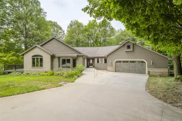 8047 Kraft, Caledonia, MI 49316
