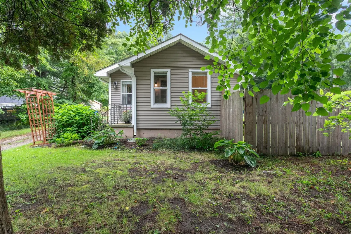 1915 M 51, Niles, MI 49120 - #1