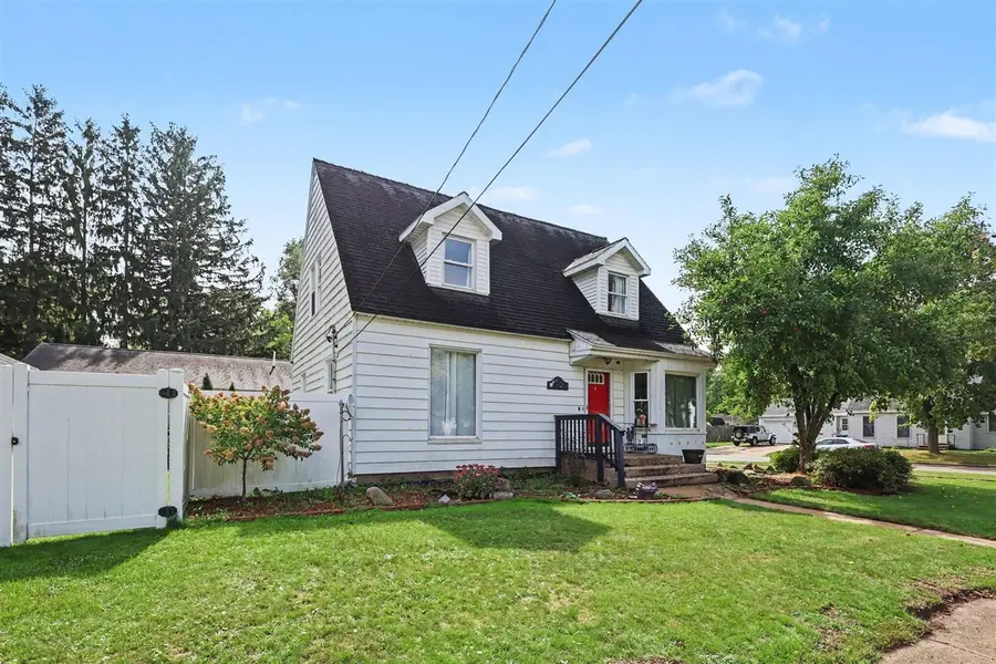 52 W Pine, Fremont, MI 49412 - #3