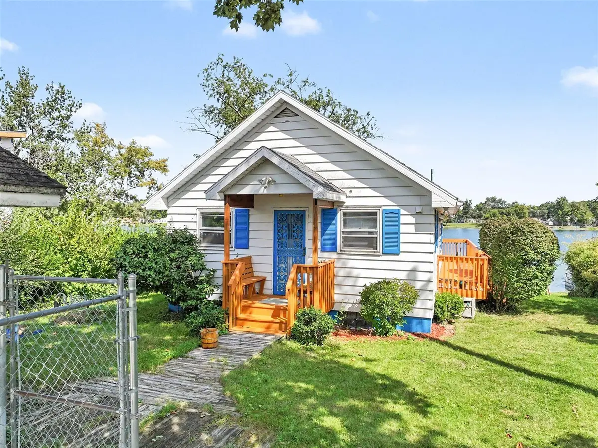 24998 Lakeshore, Dowagiac, MI 49047 - #1