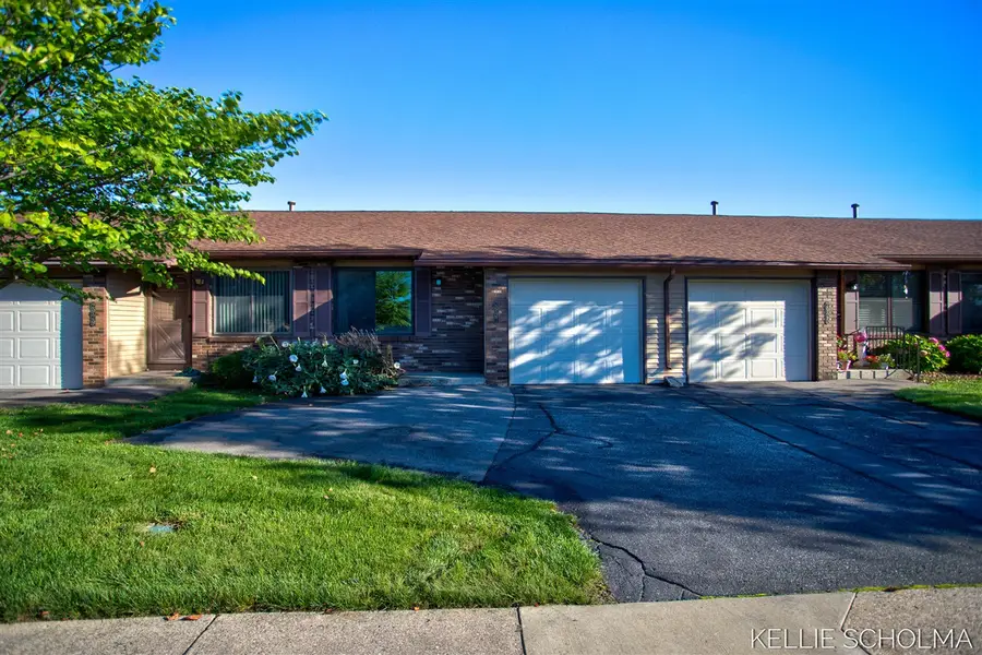 2927 Porter, Grandville, MI 49418 - #2