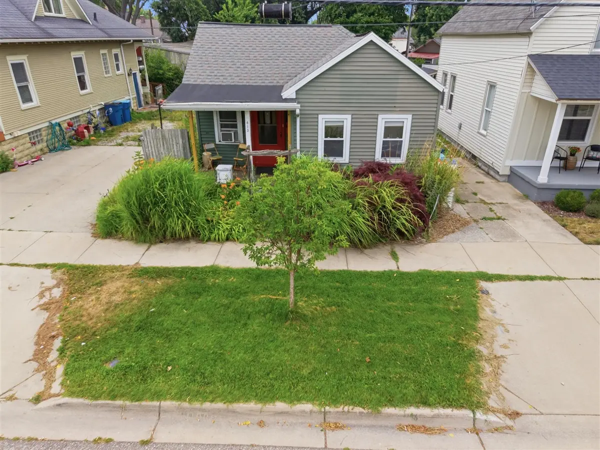413 N 6th, Grand Haven, MI 49417 - #1