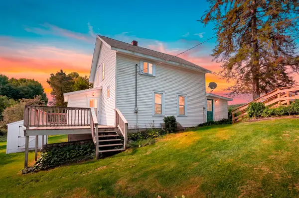 72861 28th, Lawton, MI 49065