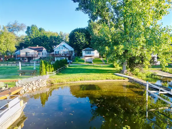 11054 Crooked Lake, Rockford, MI 49341