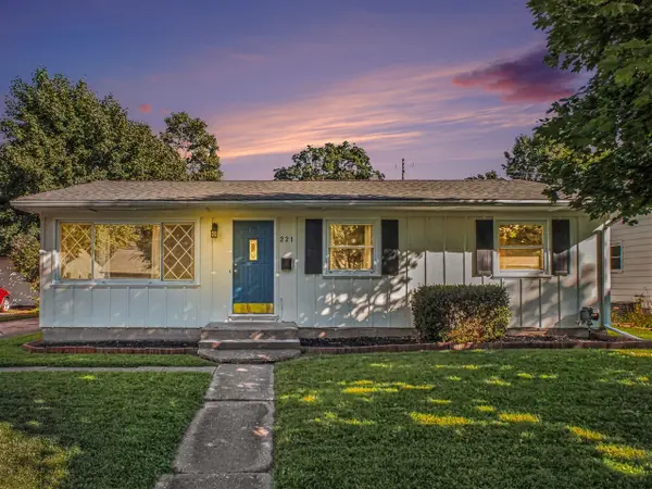 221 Cloverland, Lansing, MI 48910