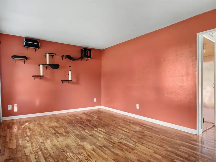 221 Cloverland, Lansing, MI 48910 - #3