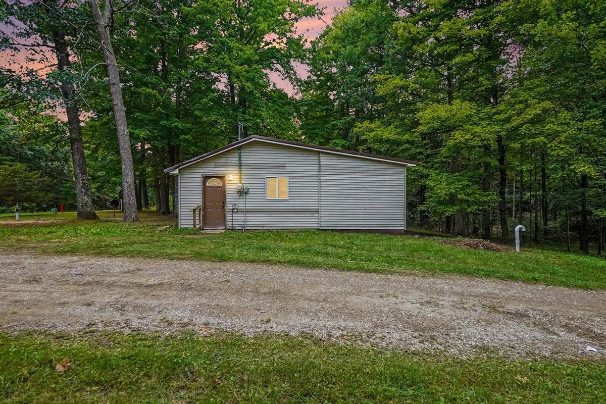 8253 1/2 E 62nd, Newaygo, MI 49337 - #1
