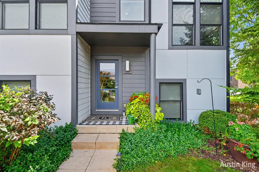 2114 New Town, Grand Rapids, MI 49525 - #2