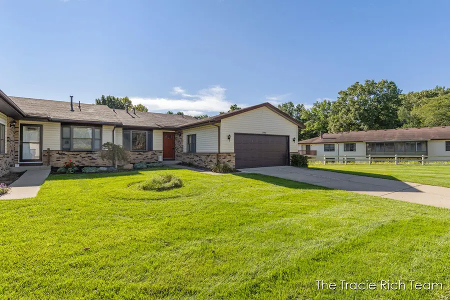2142 Remington, Grand Rapids, MI 49505 - #3