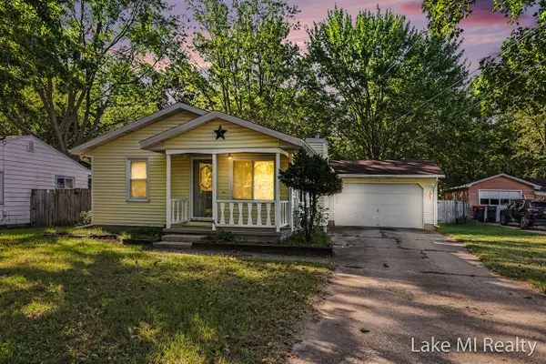 102 Sluyter, Kentwood, MI 49548