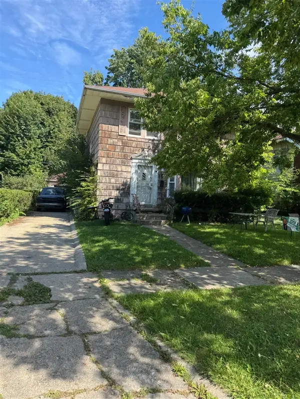 1106 Copeman, Flint, MI 48504