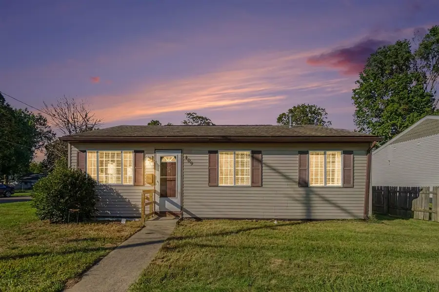 409 E Division, Vicksburg, MI 49097 - #2