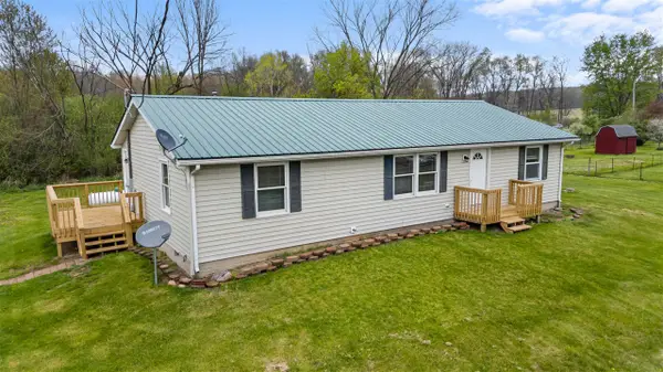 2340 E Mosherville, Jonesville, MI 49250