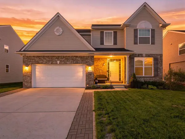 21222 Laurelwood, Farmington, MI 48336