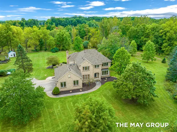 6990-6992 2 Mile, Ada, MI 49301