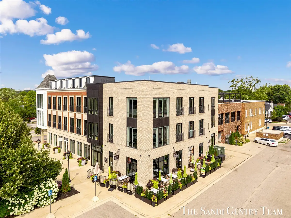110 W Savidge #202, Spring Lake, MI 49456 - #1