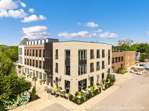 110 W Savidge #202, Spring Lake, MI 49456