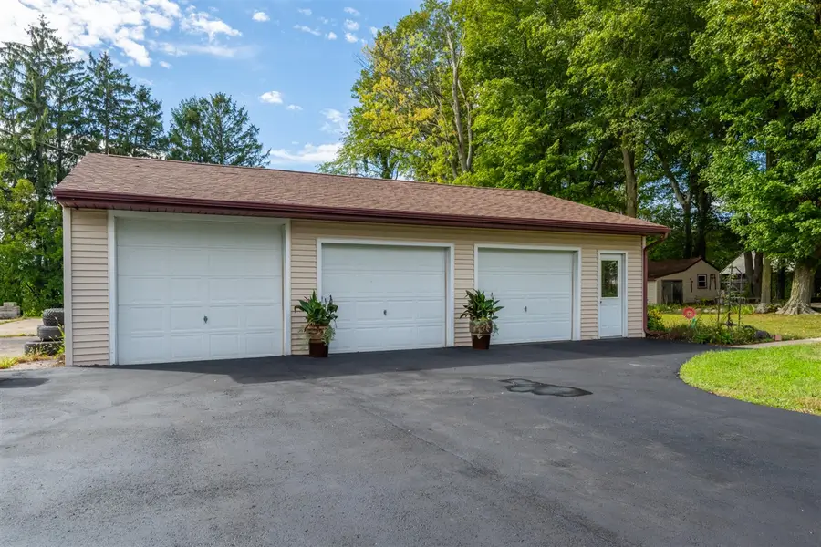 1180 S Bainbridge Center, Benton Harbor, MI 49022 - #2