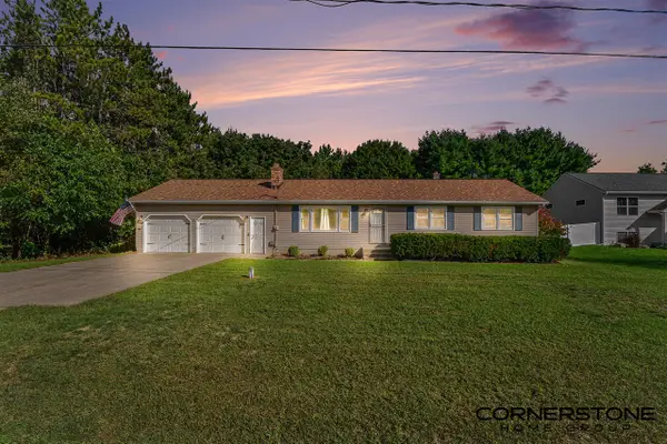 405 Hill Lake, Wayland, MI 49348