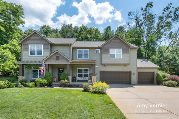 7860 Sandy Hollow, Alto, MI 49302