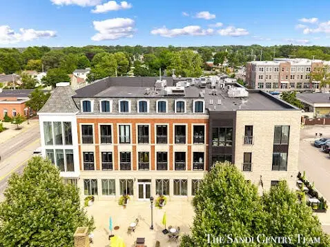 110 W Savidge #305, Spring Lake, MI 49456