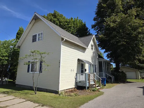 1013 Vine, Manistee, MI 49660