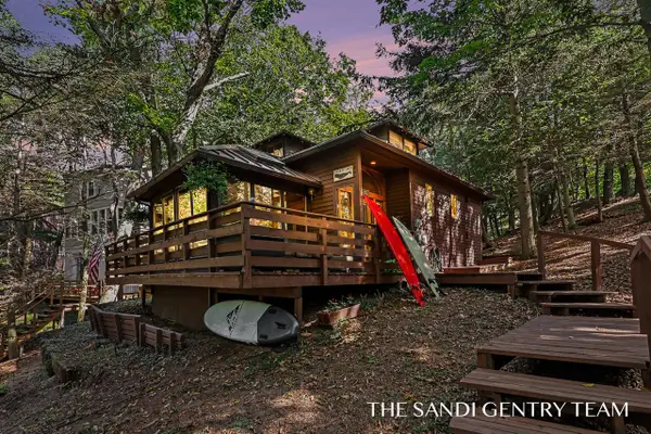 20 Crescent, Grand Haven, MI 49417