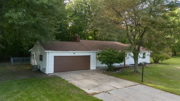 5564 Newton, Coloma, MI 49038