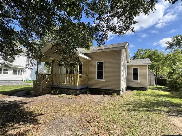 116 E Railroad, Dowagiac, MI 49047