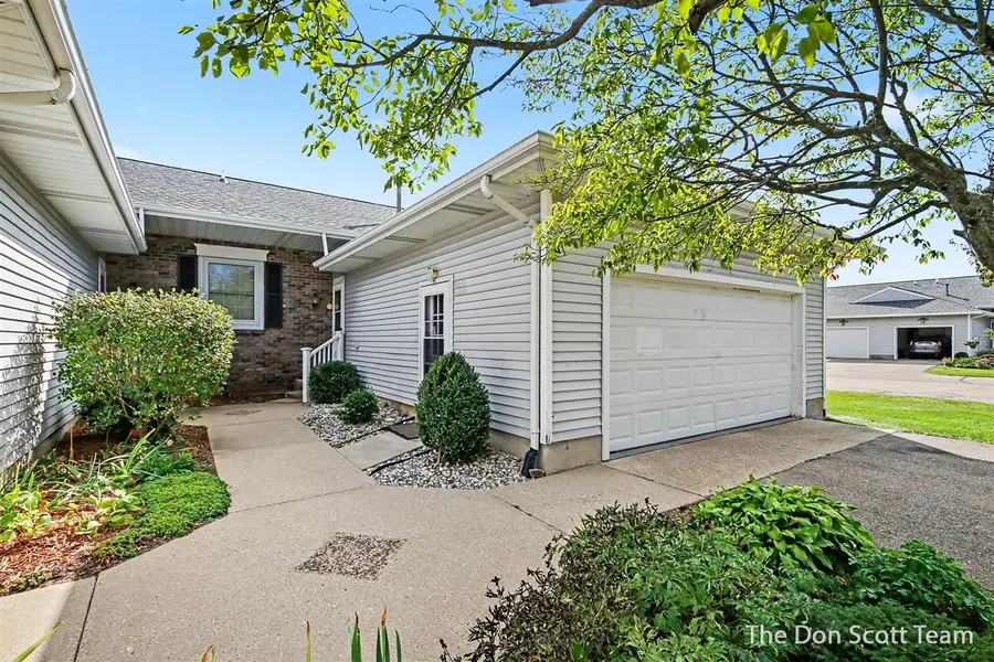282 Creekside, Sparta, MI 49345 - #2