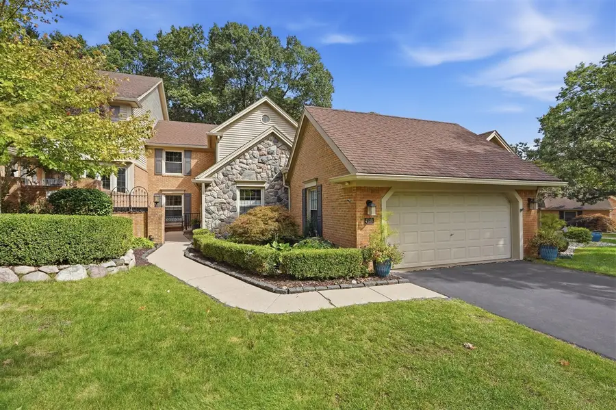 4539 Golf View, Brighton, MI 48116 - #3