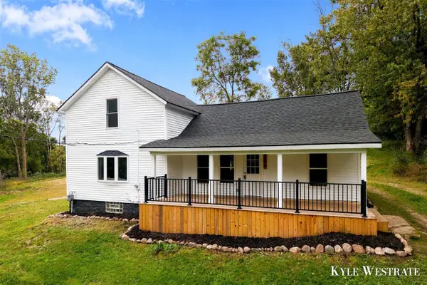 3820 11 Mile, Rockford, MI 49341