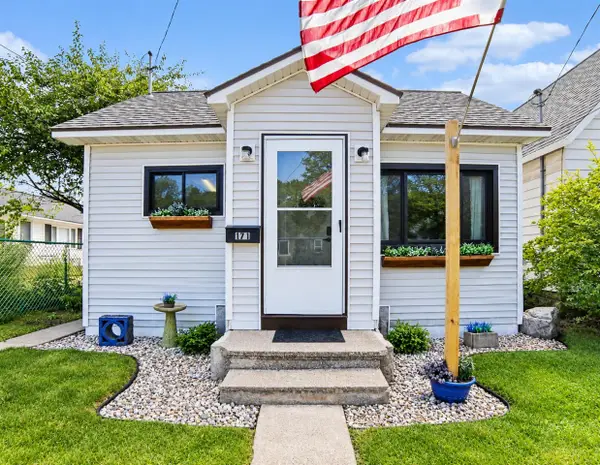 171 Quincy, Manistee, MI 49660