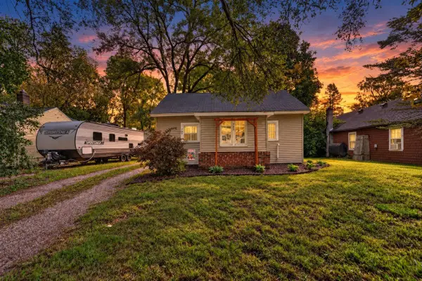 705 S Clinton, Charlotte, MI 48813