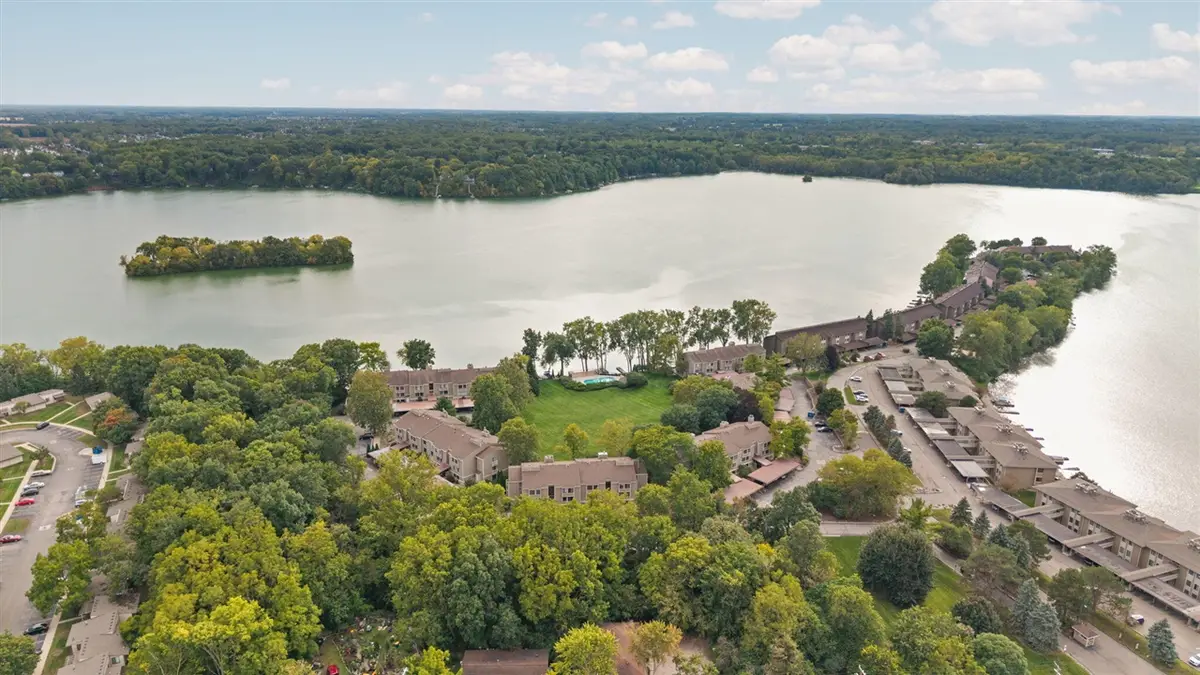 1660 Cliffs #102, Ypsilanti, MI 48198 - #1