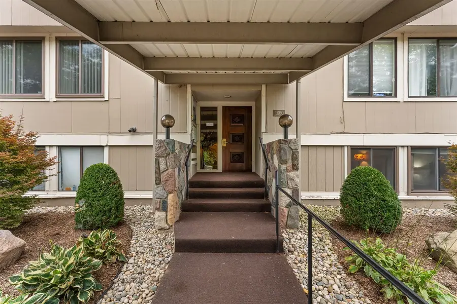 1660 Cliffs #102, Ypsilanti, MI 48198 - #2