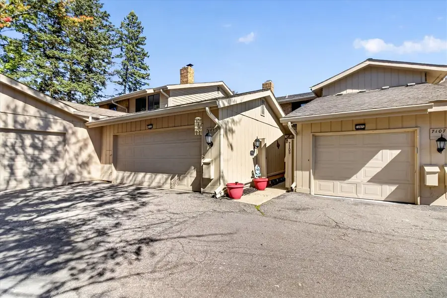 7105 Pebble Park, West Bloomfield, MI 48322 - #2