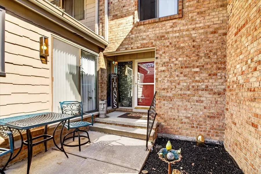 7105 Pebble Park, West Bloomfield, MI 48322 - #3